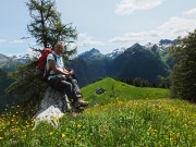 38 Salendo sul sent. 118 con vista sulla sottostante  Baita Croce Monte Colle...